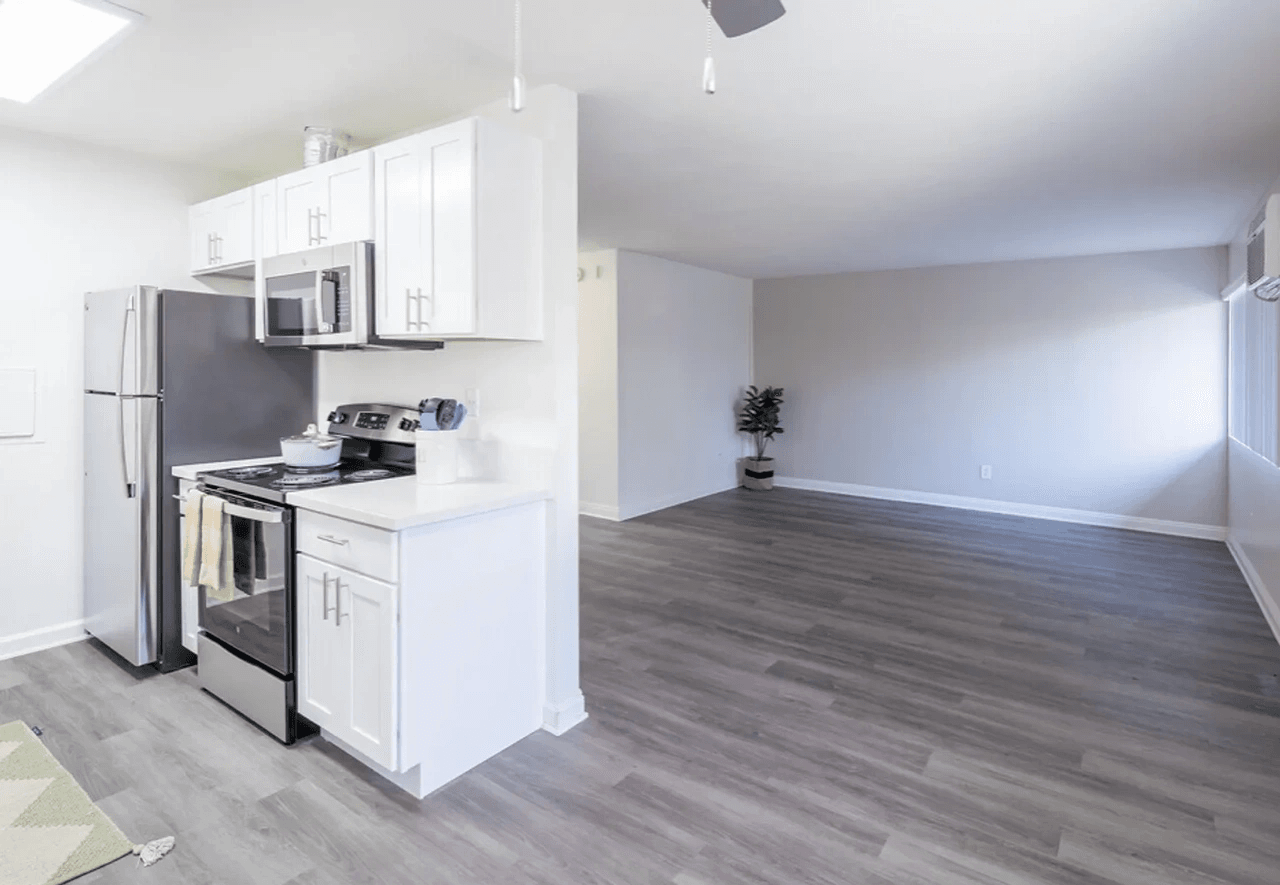 Artesia Crossings apartments dining area into livingroom view