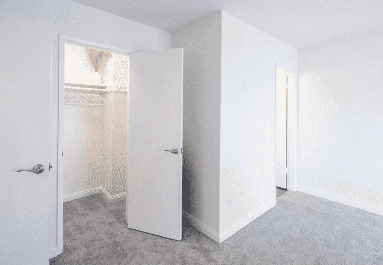 walkin closet bathroom entry